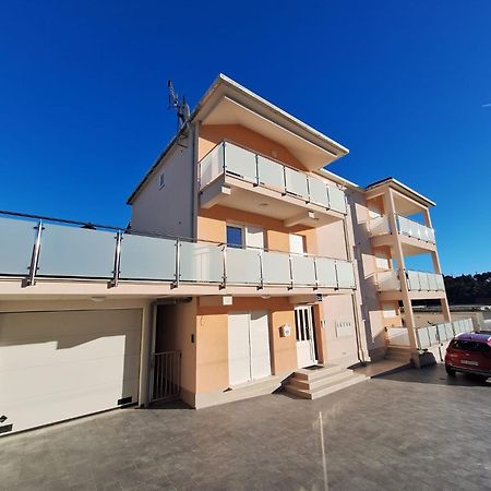 Valjan Apartmani Trogir Exteriör bild