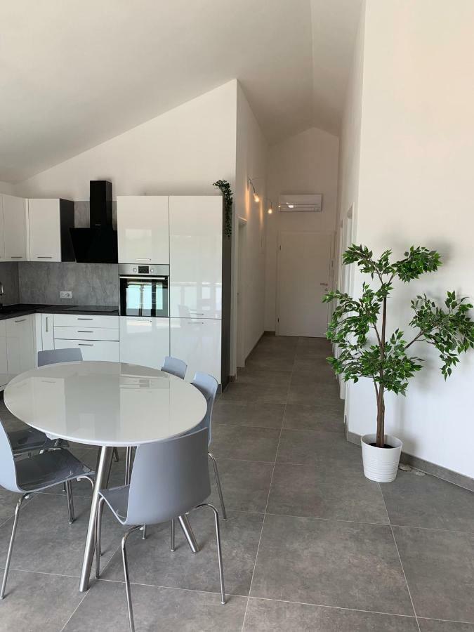 Valjan Apartmani Trogir Exteriör bild